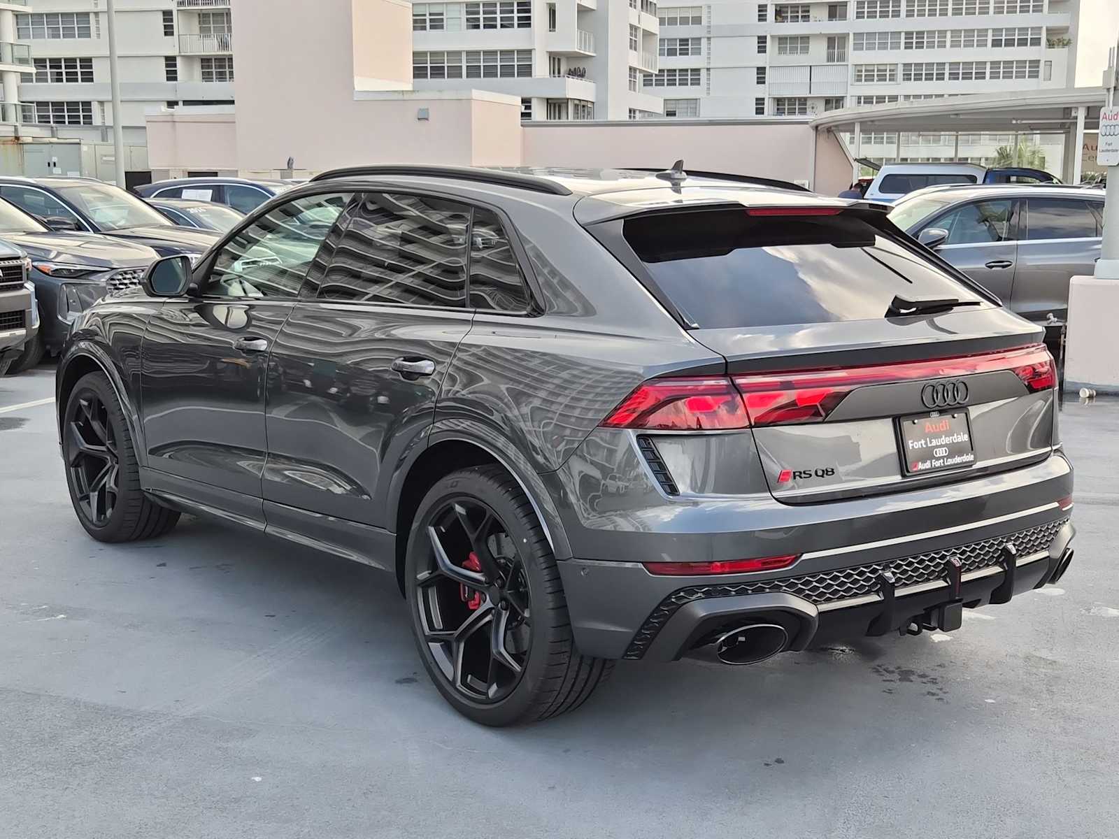 Thumbnail: 2026 Audi RS Q8 - 4