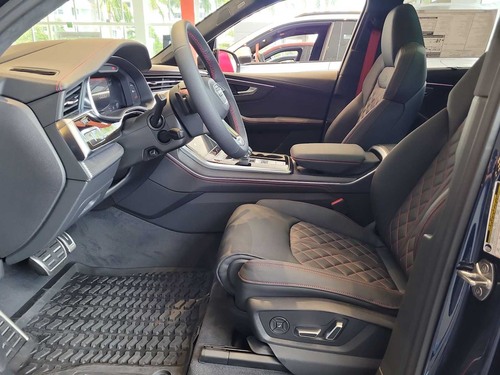 Thumbnail: 2026 Audi SQ7 - 2