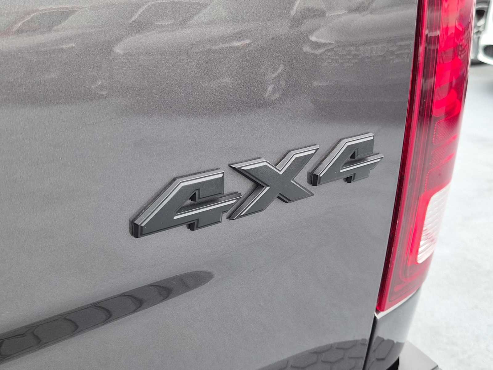 Thumbnail: 2021 RAM 1500 Classic - 9