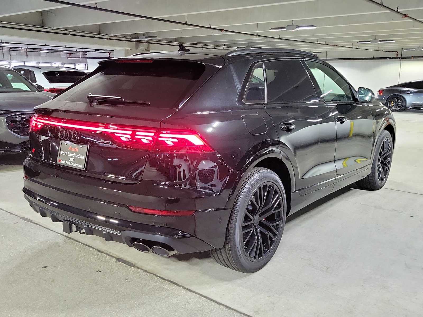 Thumbnail: 2026 Audi SQ8 - 5