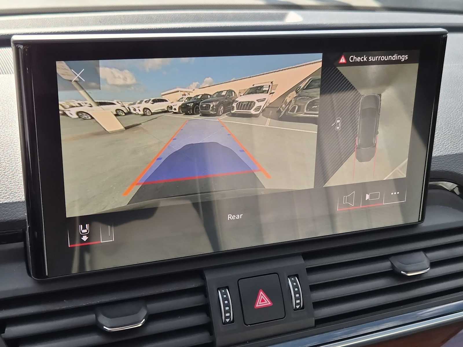 Thumbnail: 2022 Audi Q5 - 24