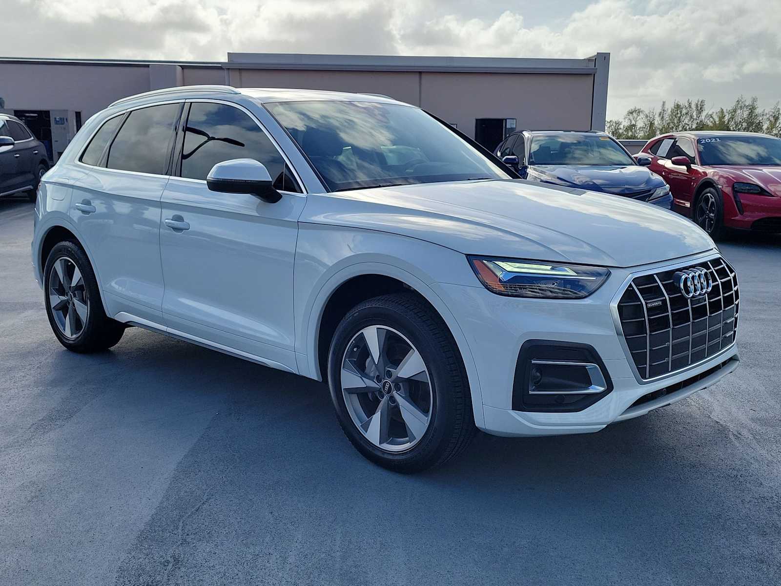 Thumbnail: 2023 Audi Q5 - 8