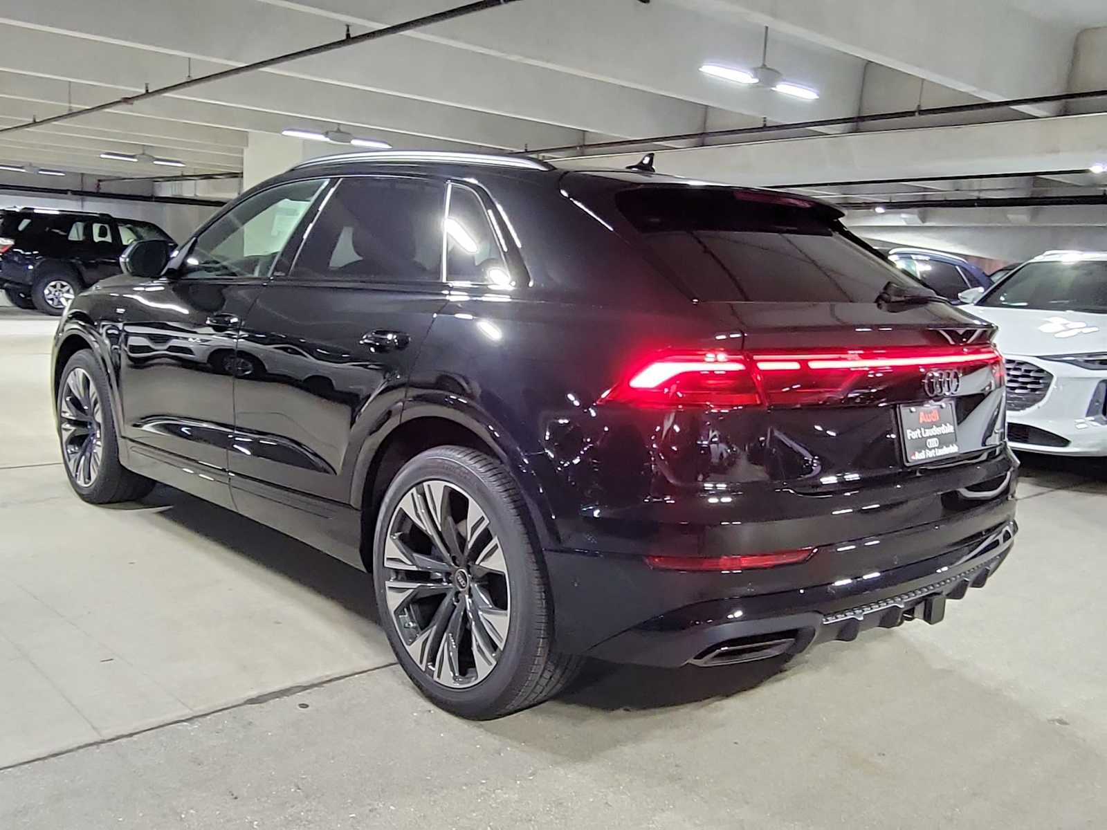 Thumbnail: 2026 Audi Q8 - 3