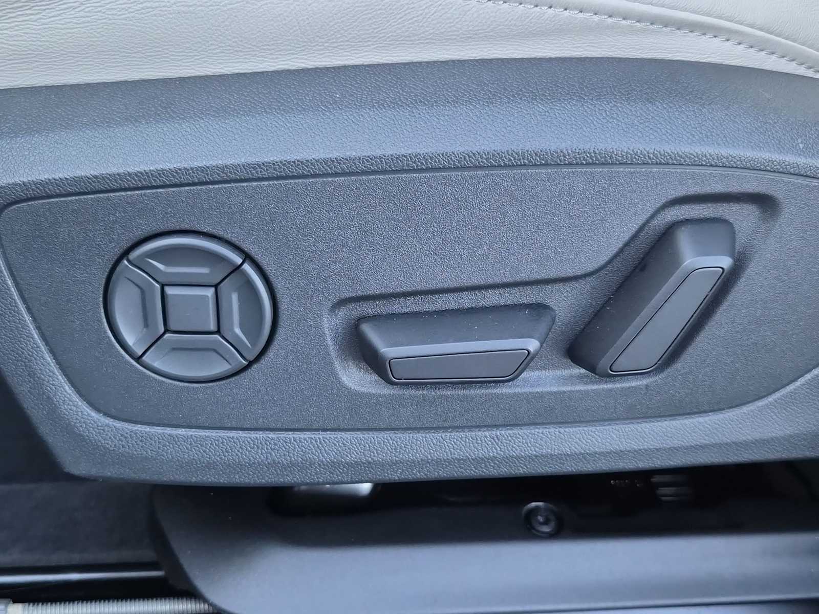 Thumbnail: 2025 Audi Q3 - 16