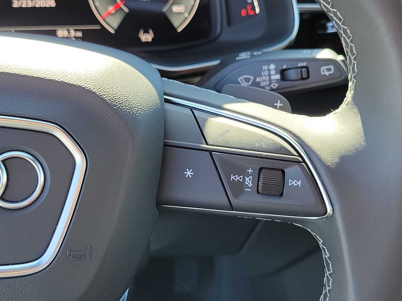 Thumbnail: 2025 Audi Q8 - 24