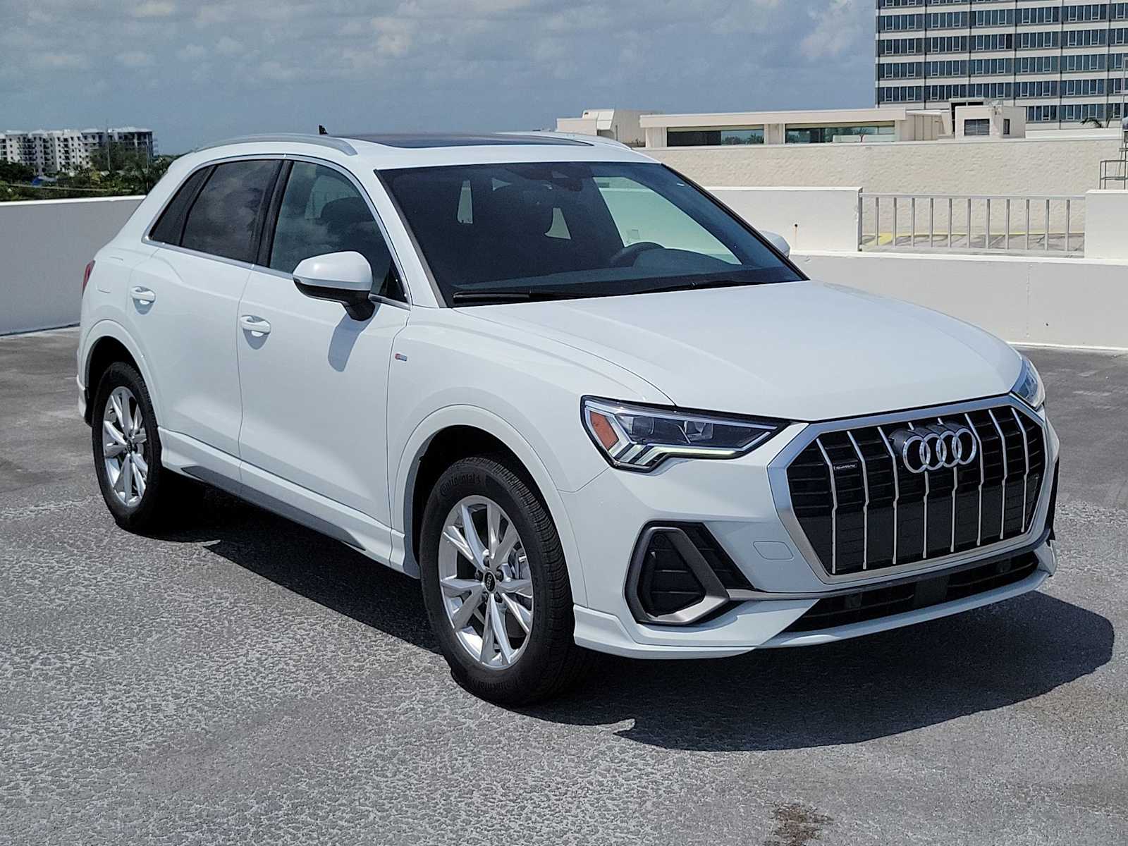 Thumbnail: 2025 Audi Q3 - 8