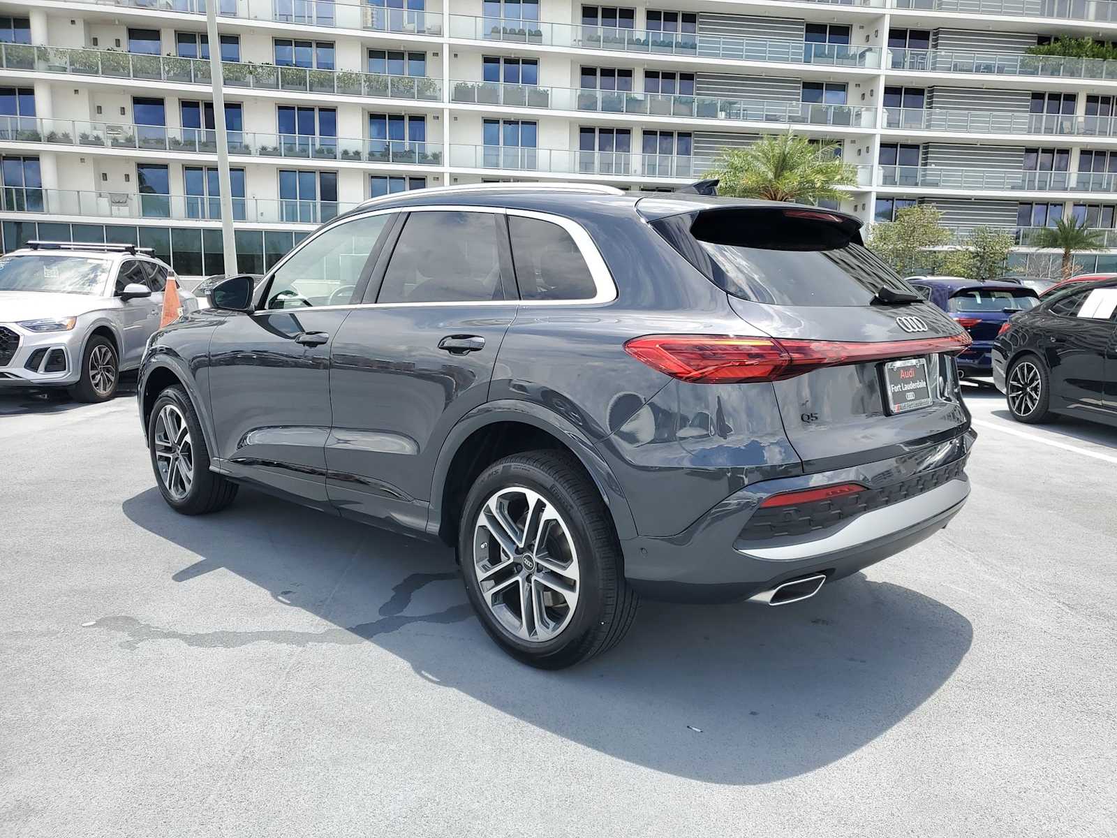 Thumbnail: 2025 Audi Q5 - 4