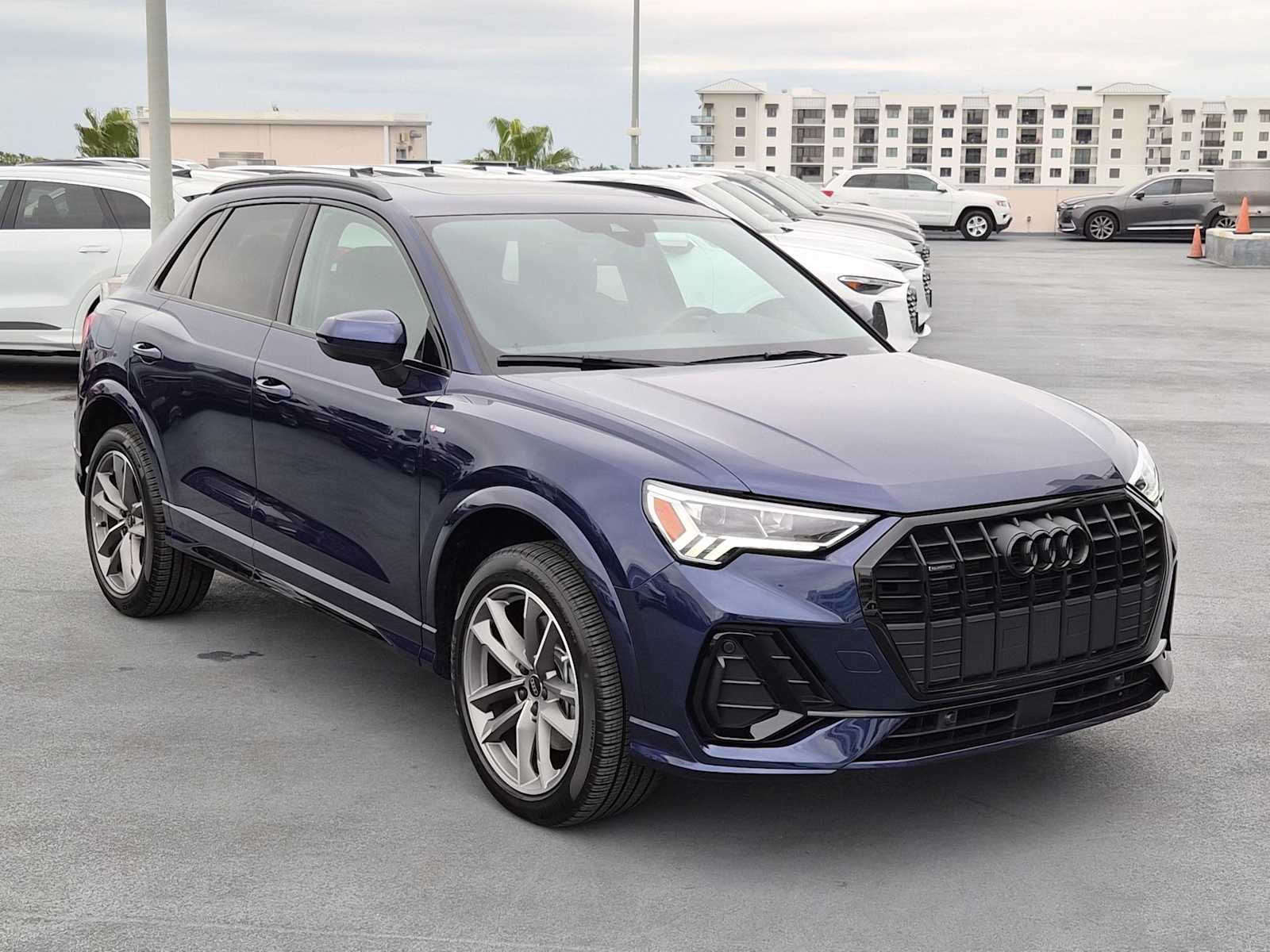 Thumbnail: 2025 Audi Q3 - 8