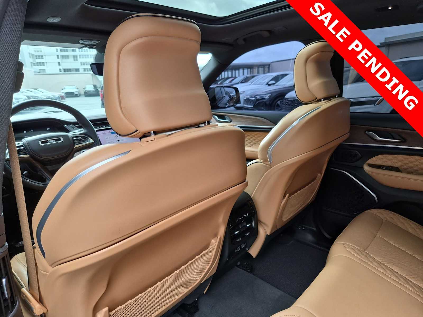 Thumbnail: 2022 Jeep Grand Cherokee - 17