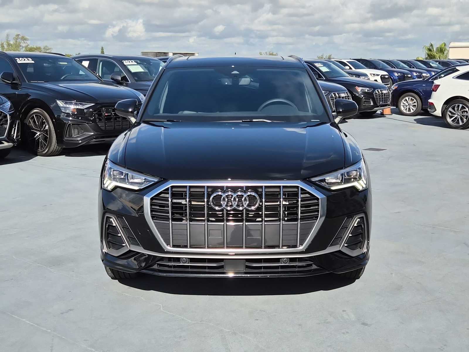 Thumbnail: 2025 Audi Q3 - 9