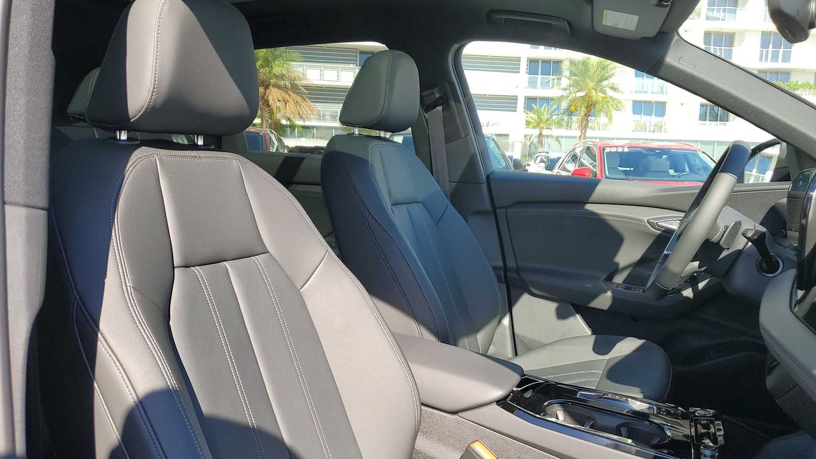 Thumbnail: 2027 Audi Q6 e-tron - 22