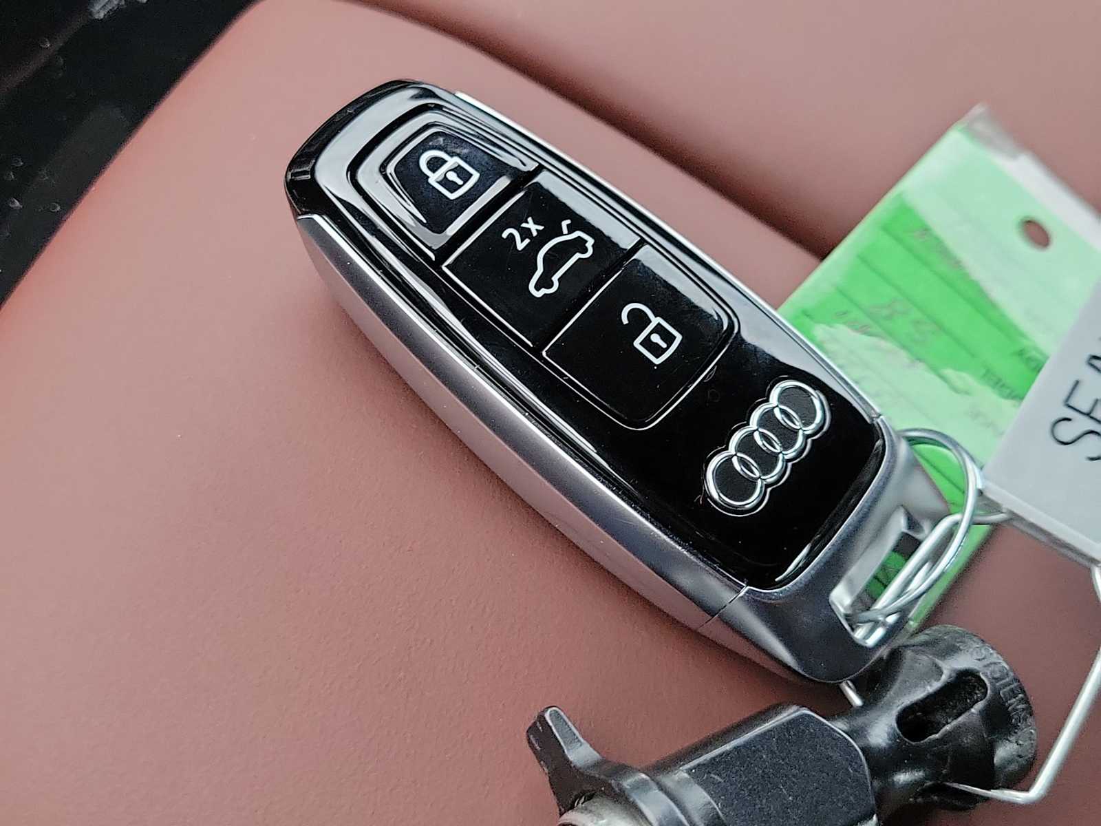 Thumbnail: 2025 Audi S8 - 20