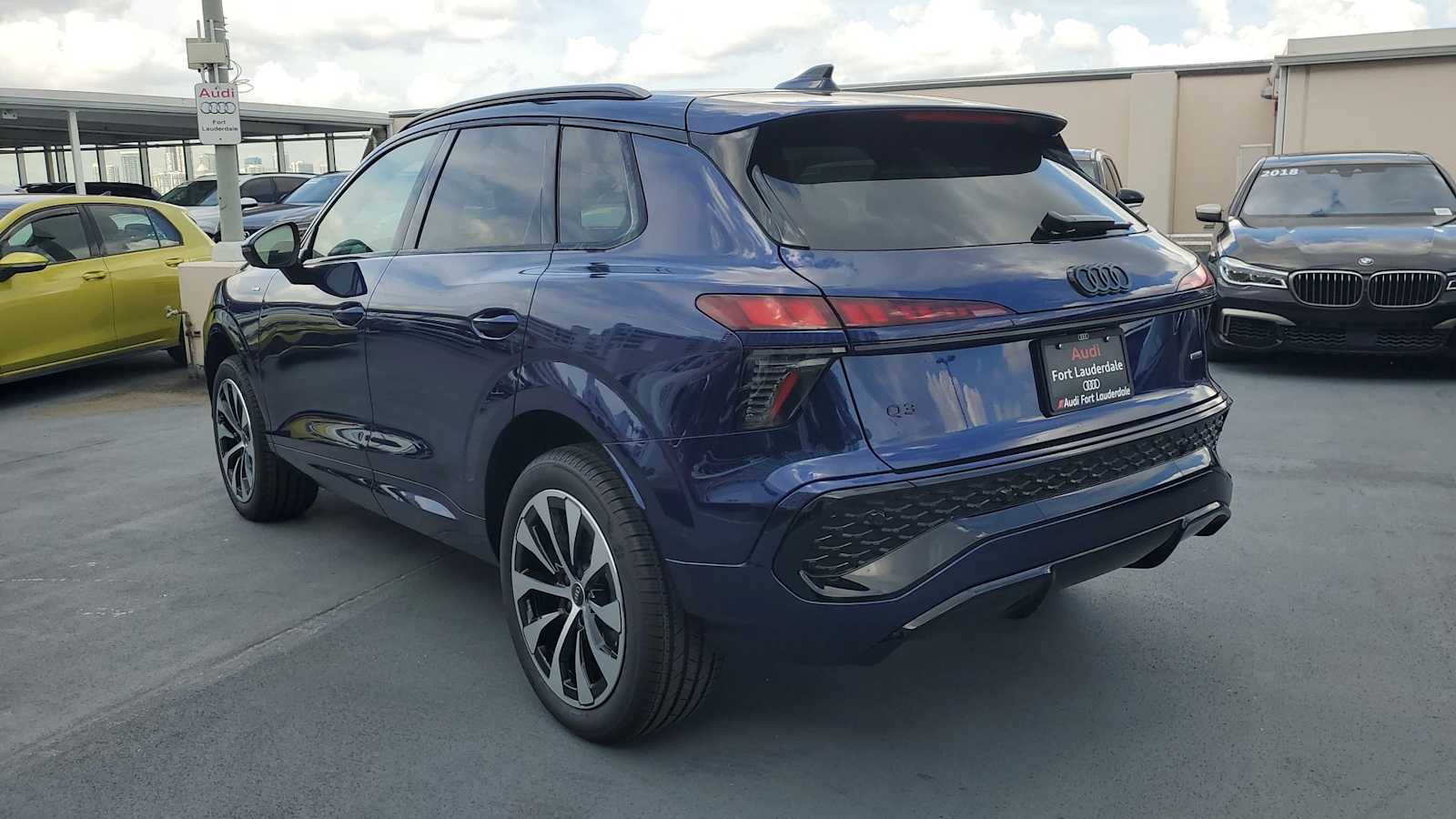 Thumbnail: 2026 Audi Q3 - 10