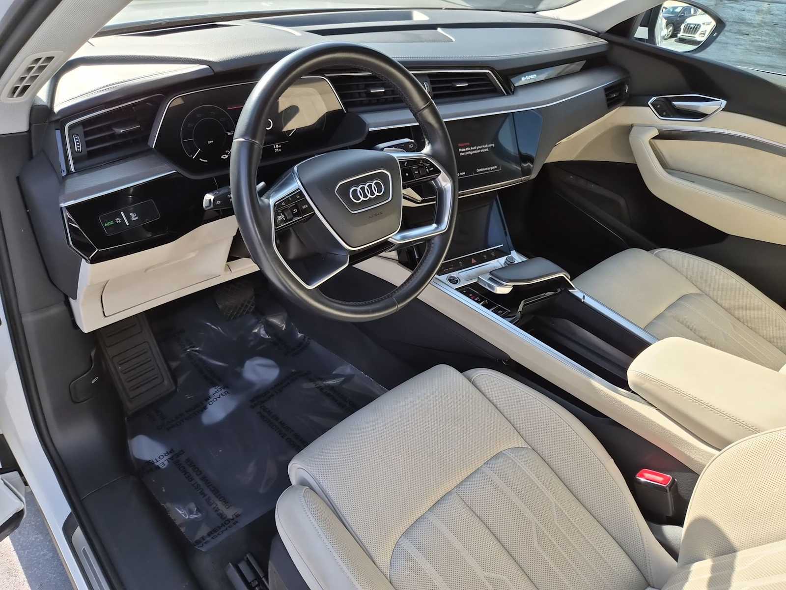 Thumbnail: 2021 Audi e-tron - 2