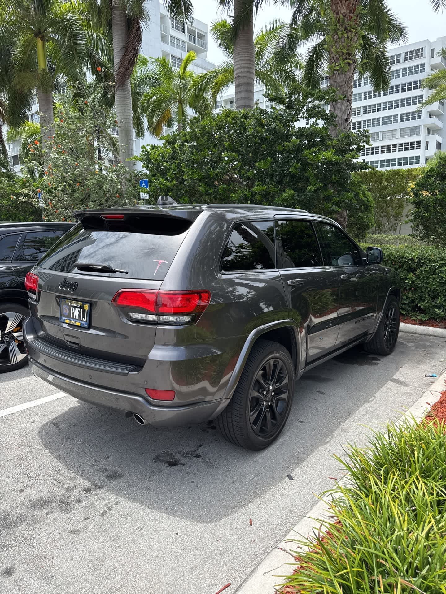 Thumbnail: 2020 Jeep Grand Cherokee - 4