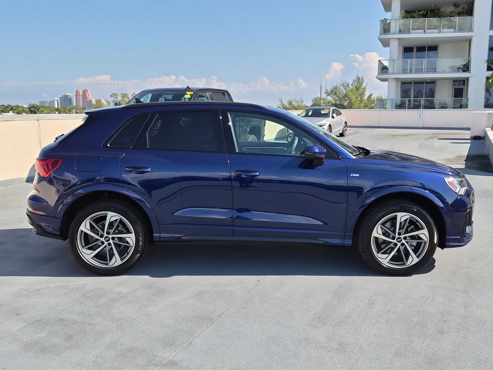Thumbnail: 2025 Audi Q3 - 7