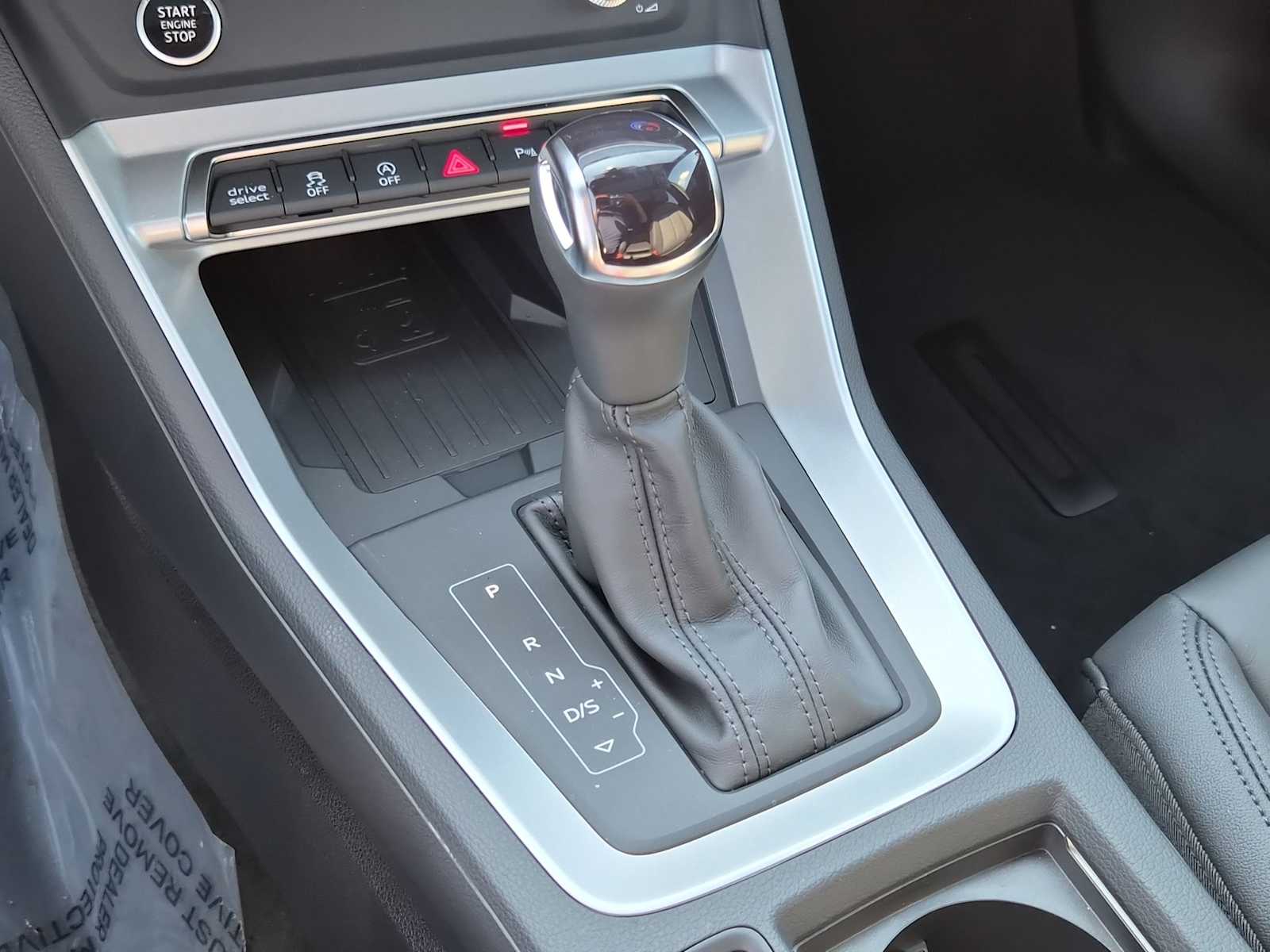 Thumbnail: 2025 Audi Q3 - 25