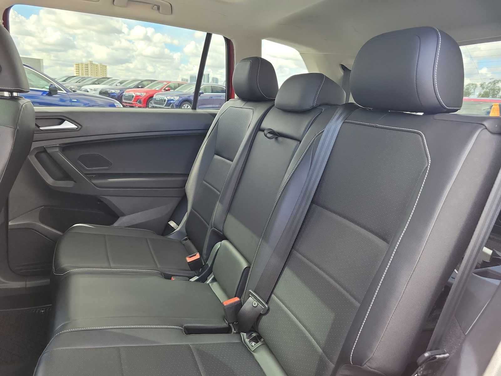 Thumbnail: 2021 Volkswagen Tiguan - 19