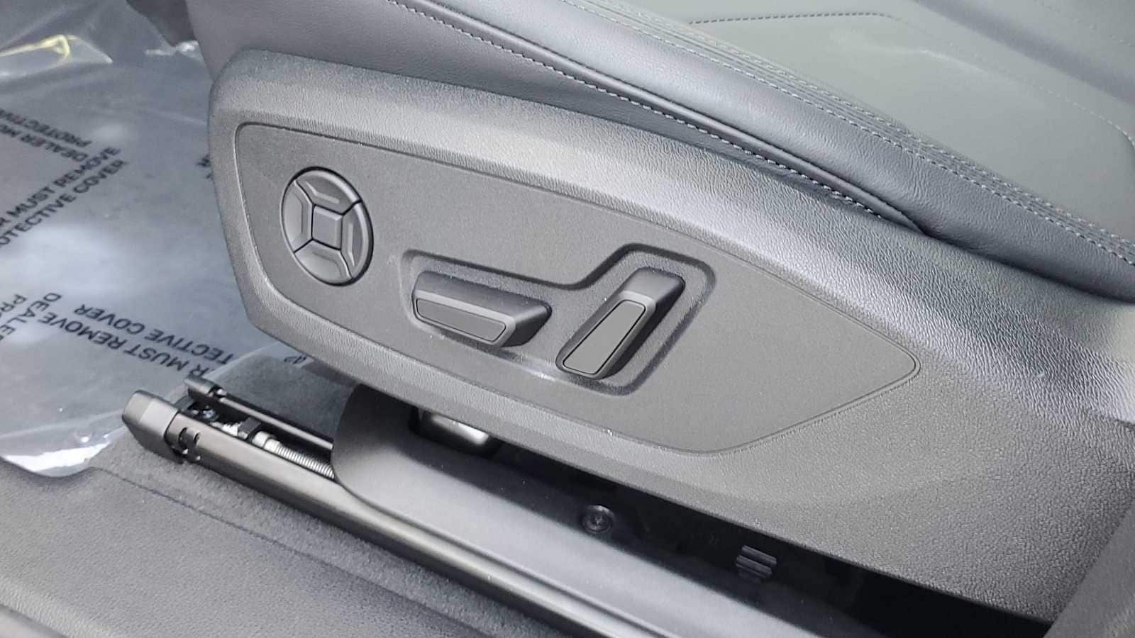 Thumbnail: 2025 Audi Q3 - 17