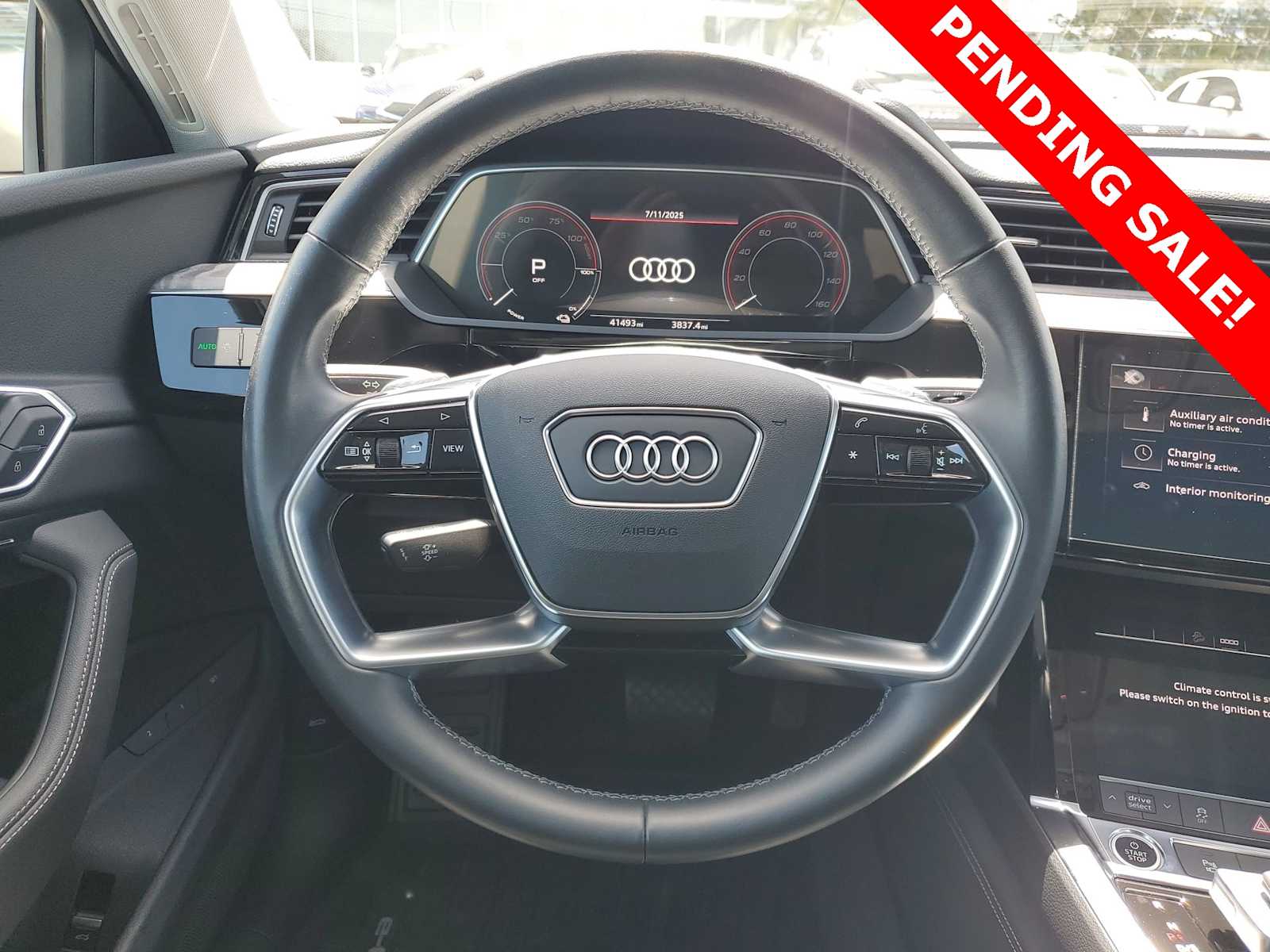 Thumbnail: 2022 Audi e-tron - 16