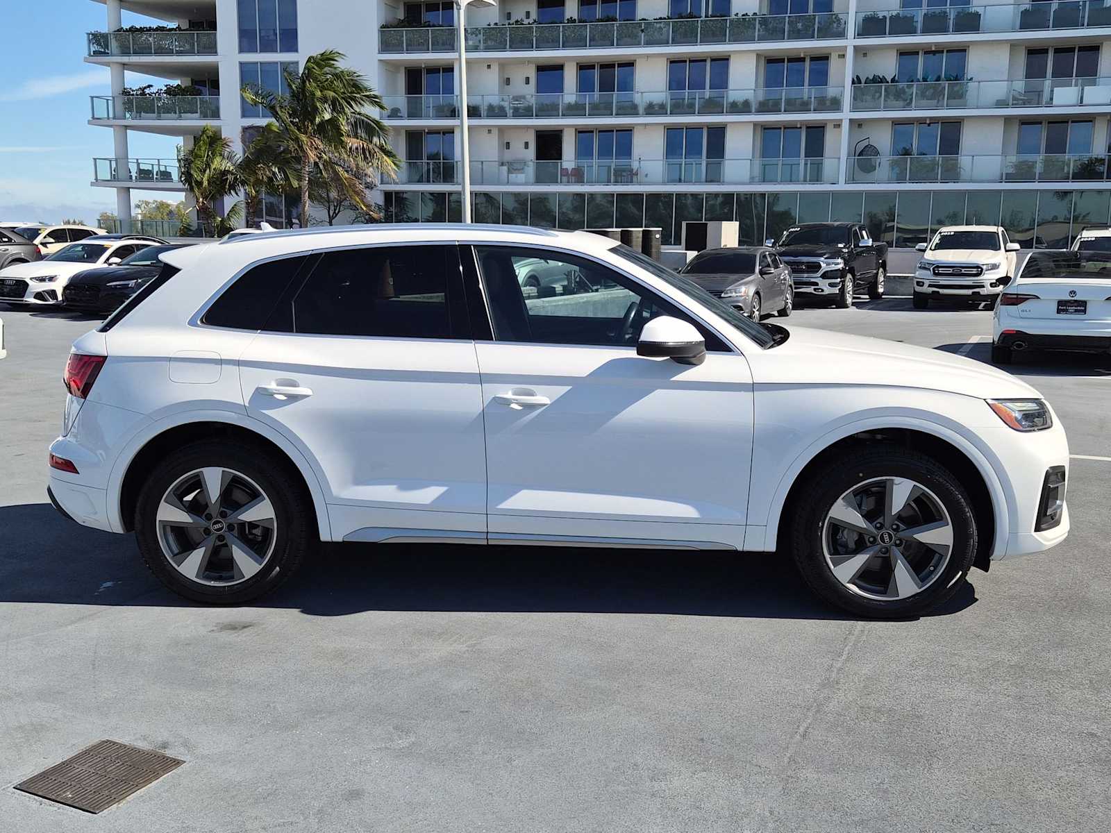 Thumbnail: 2022 Audi Q5 - 7