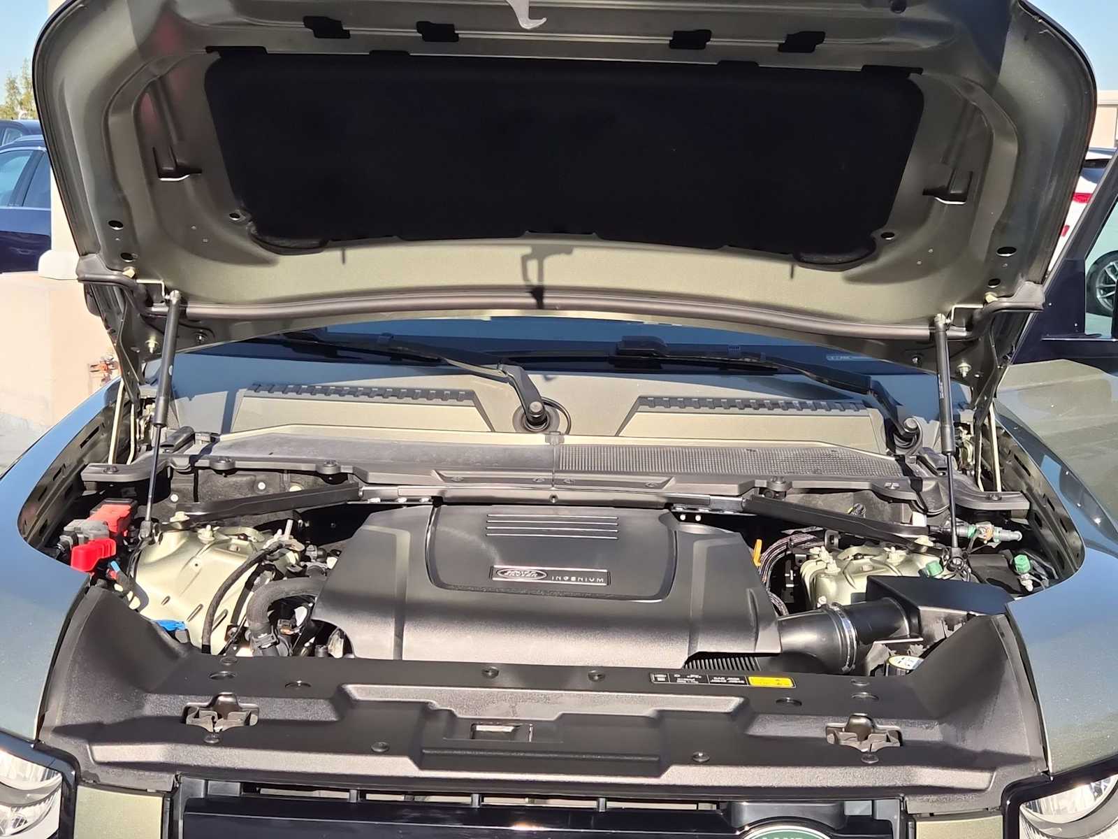 Thumbnail: 2022 Land Rover Defender - 13