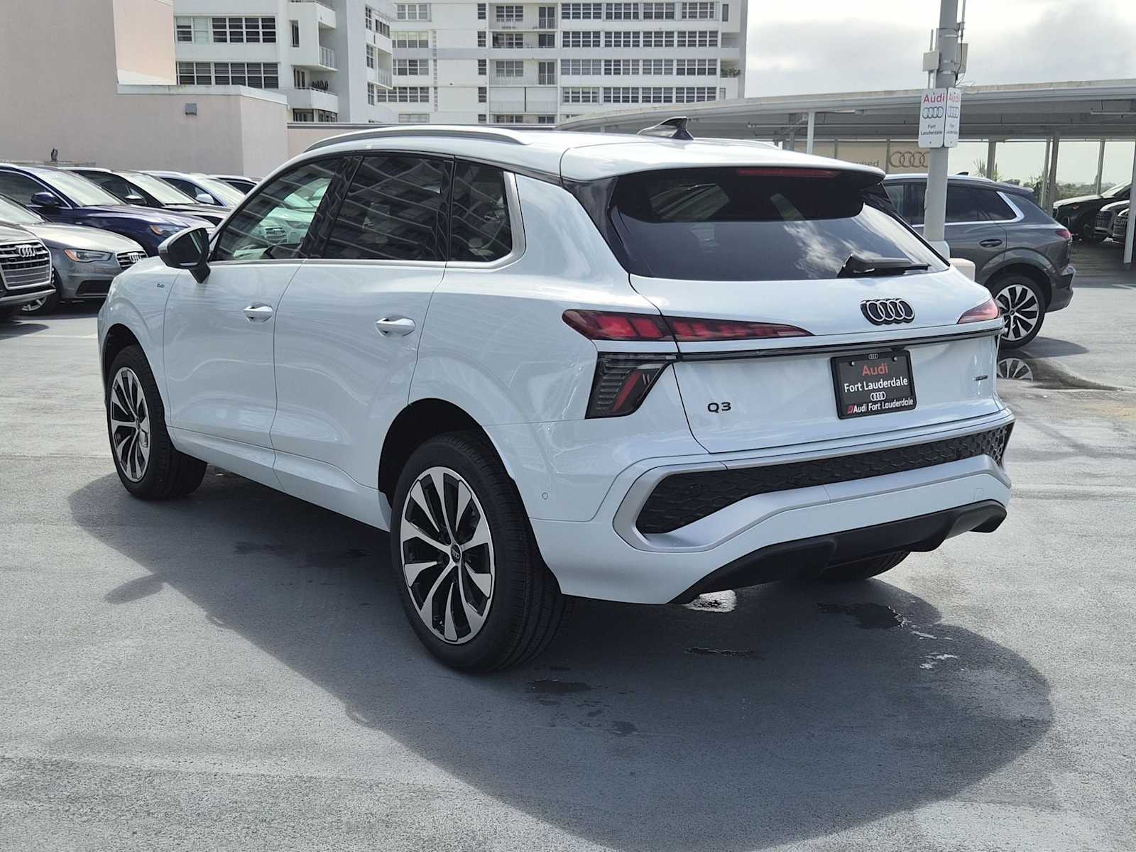 Thumbnail: 2026 Audi Q3 - 4