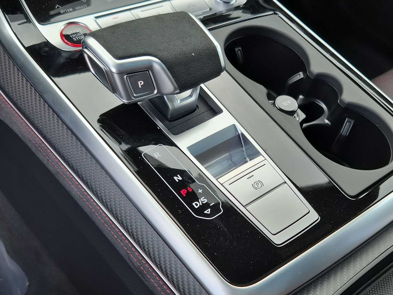 Thumbnail: 2026 Audi RS Q8 - 25