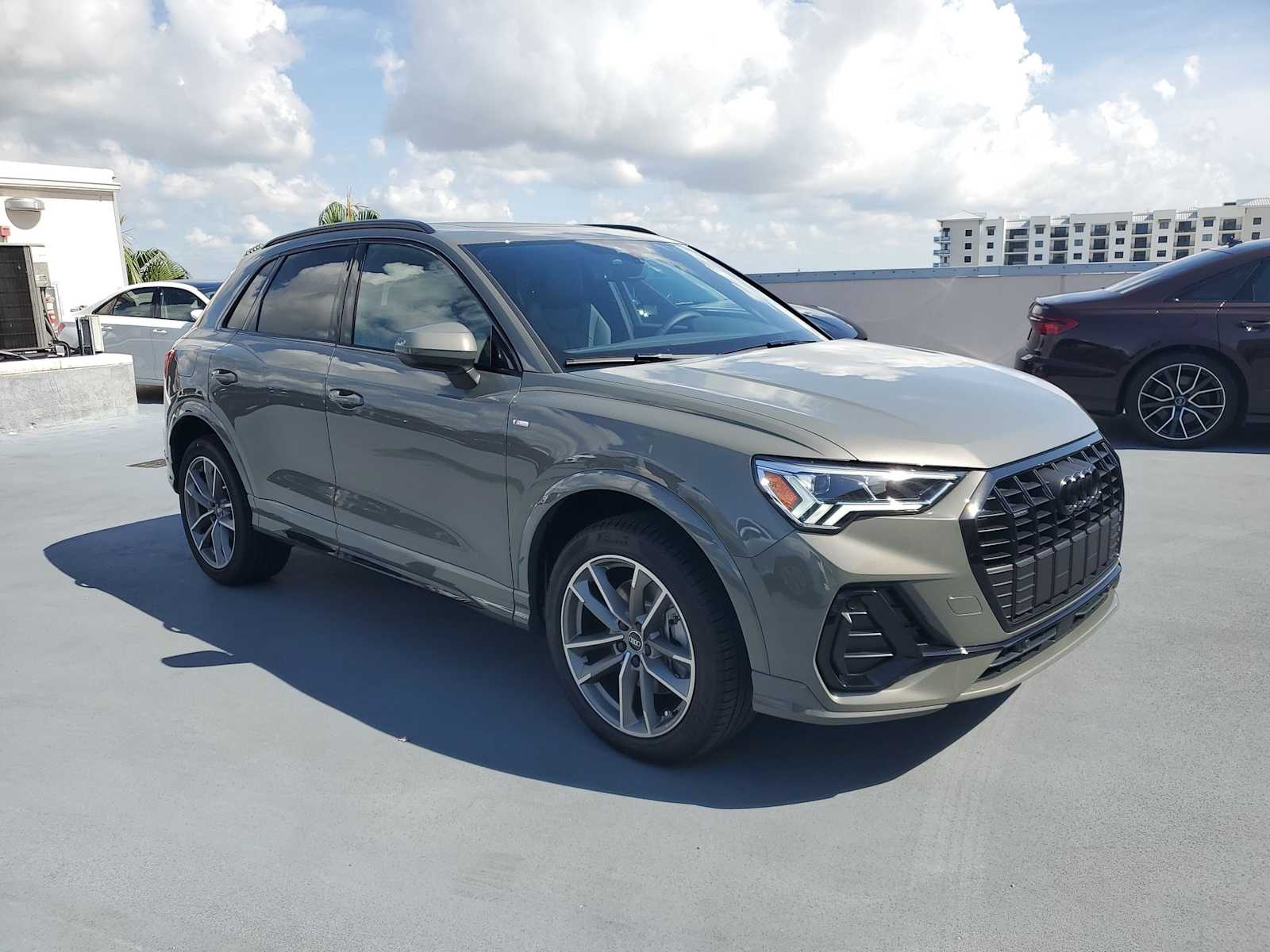 Thumbnail: 2025 Audi Q3 - 8