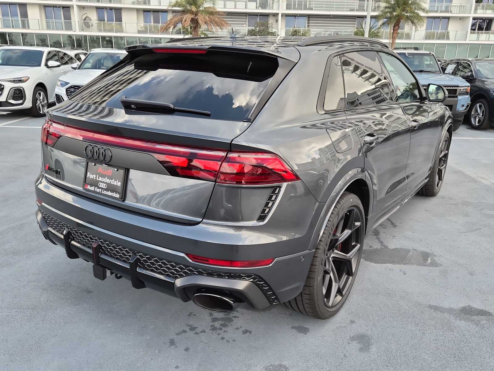 Thumbnail: 2026 Audi RS Q8 - 6