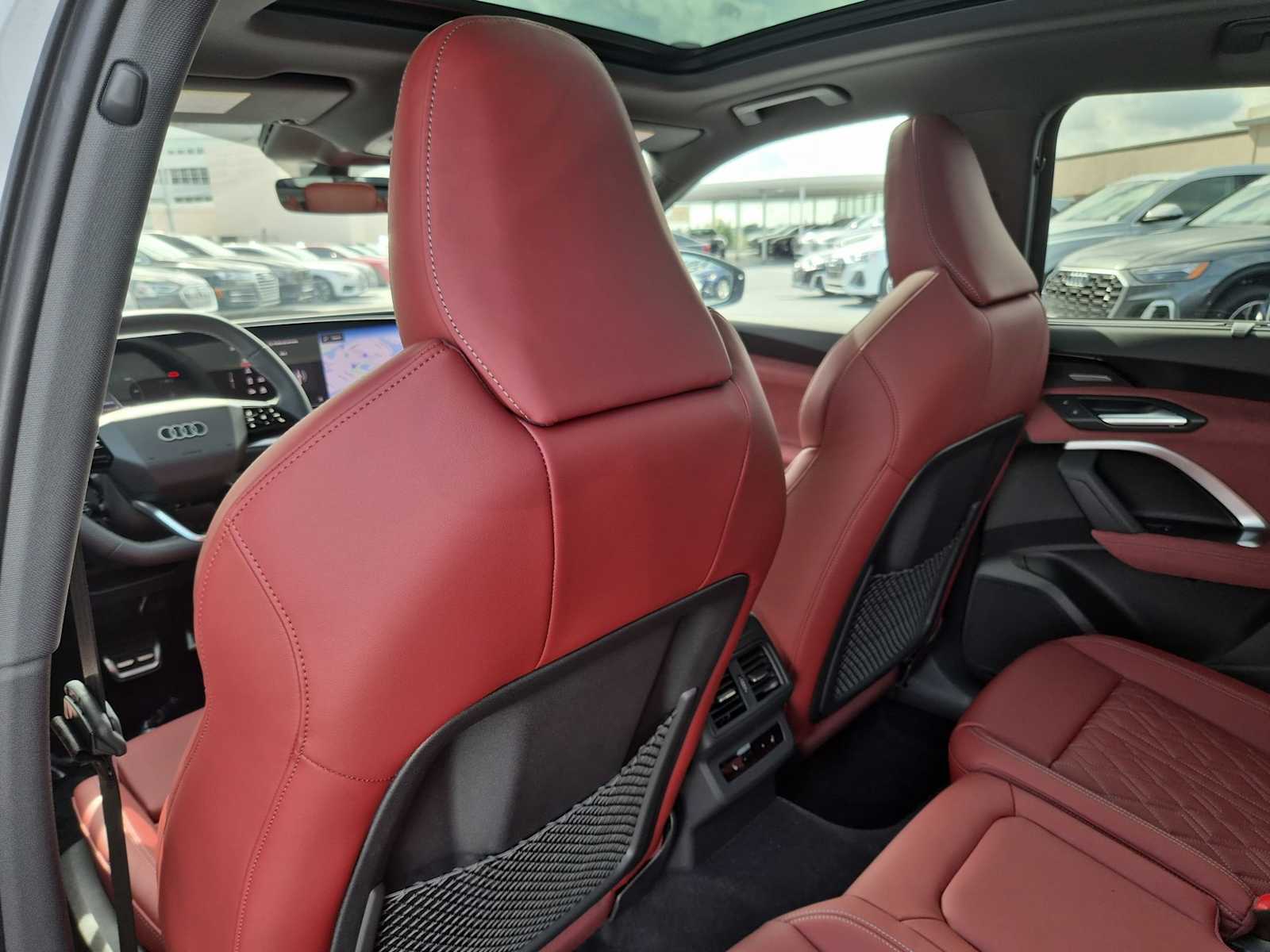 Thumbnail: 2025 Audi SQ5 - 17