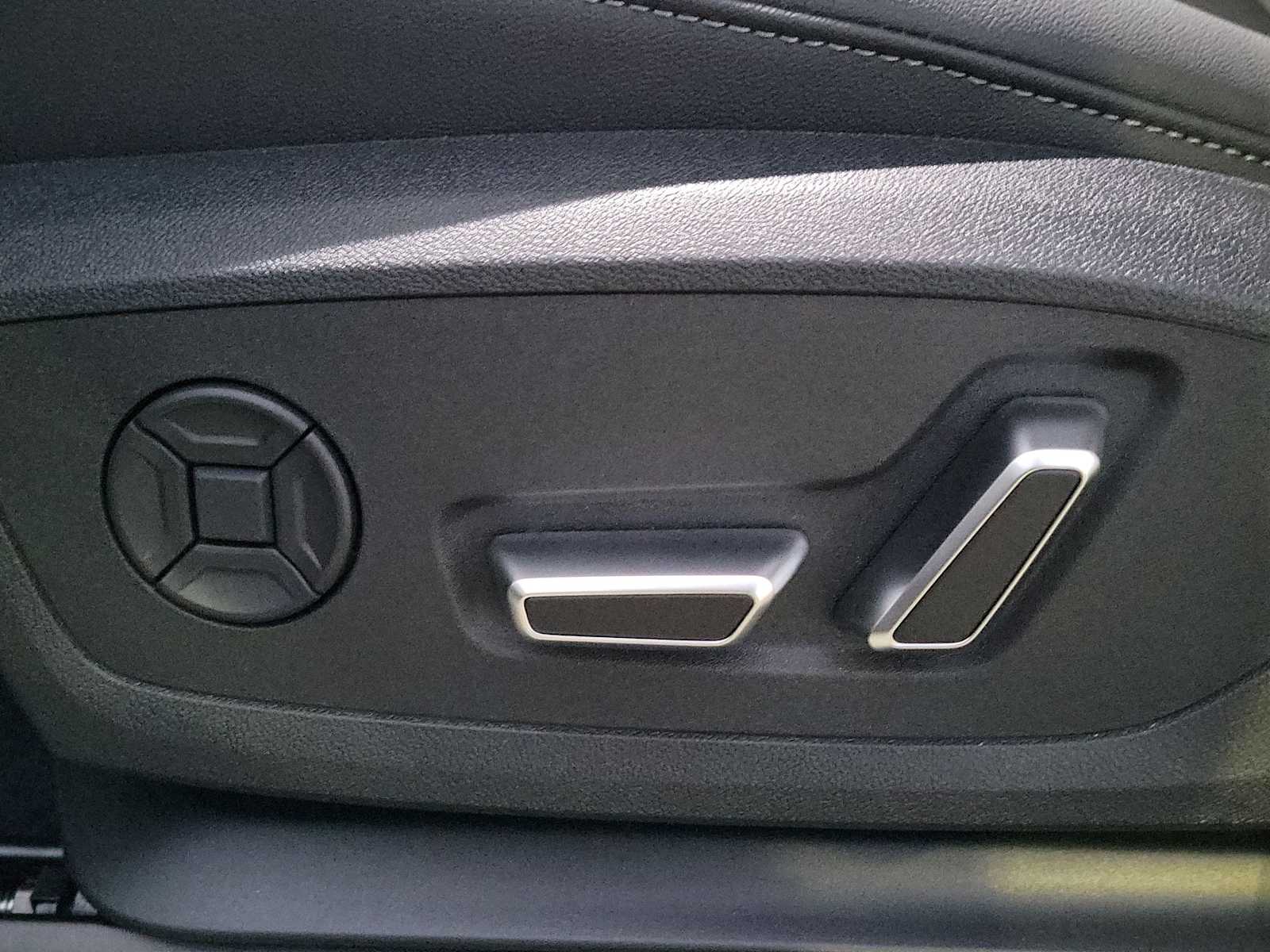 Thumbnail: 2026 Audi Q3 - 16
