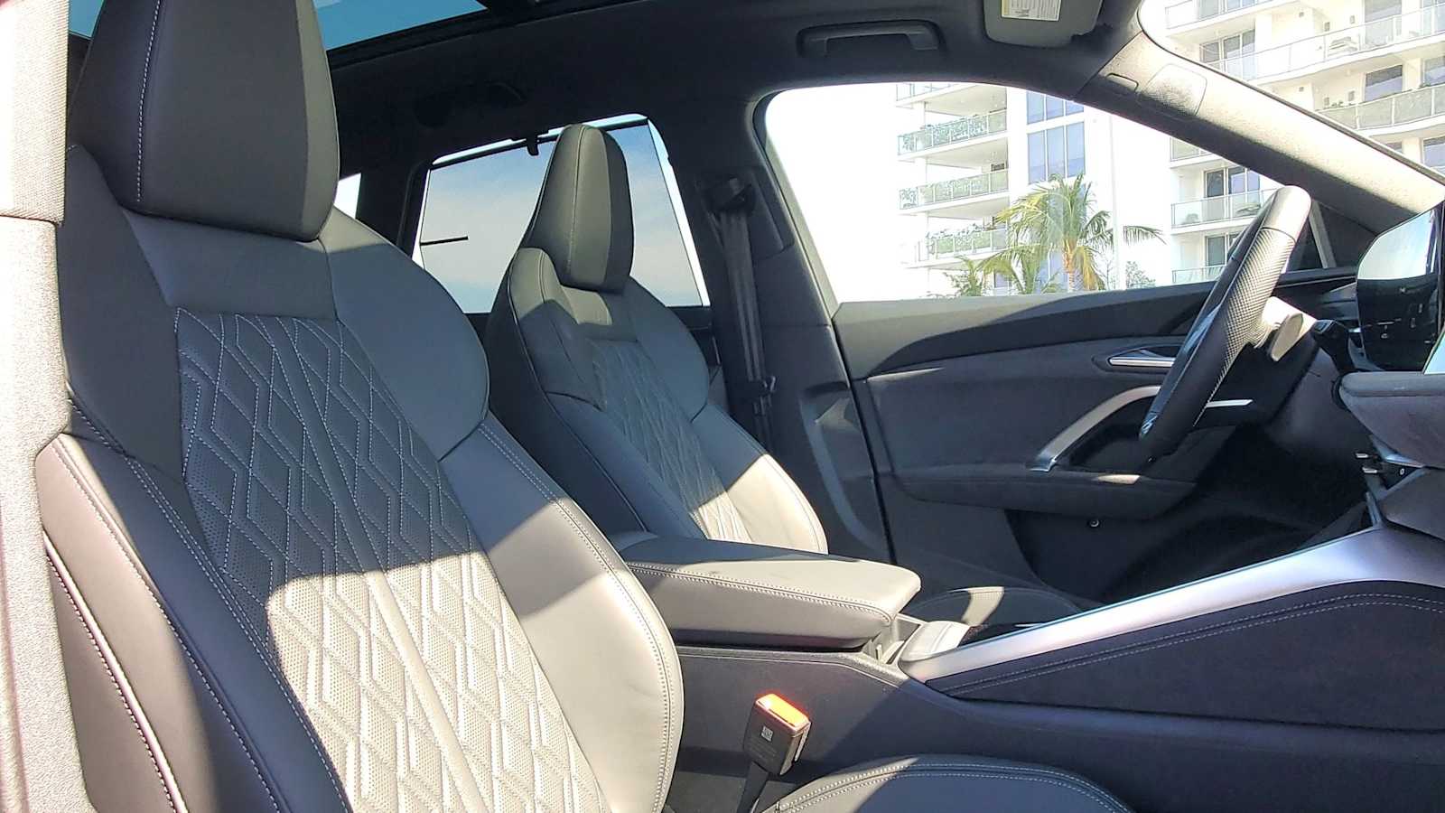 Thumbnail: 2025 Audi SQ5 - 22