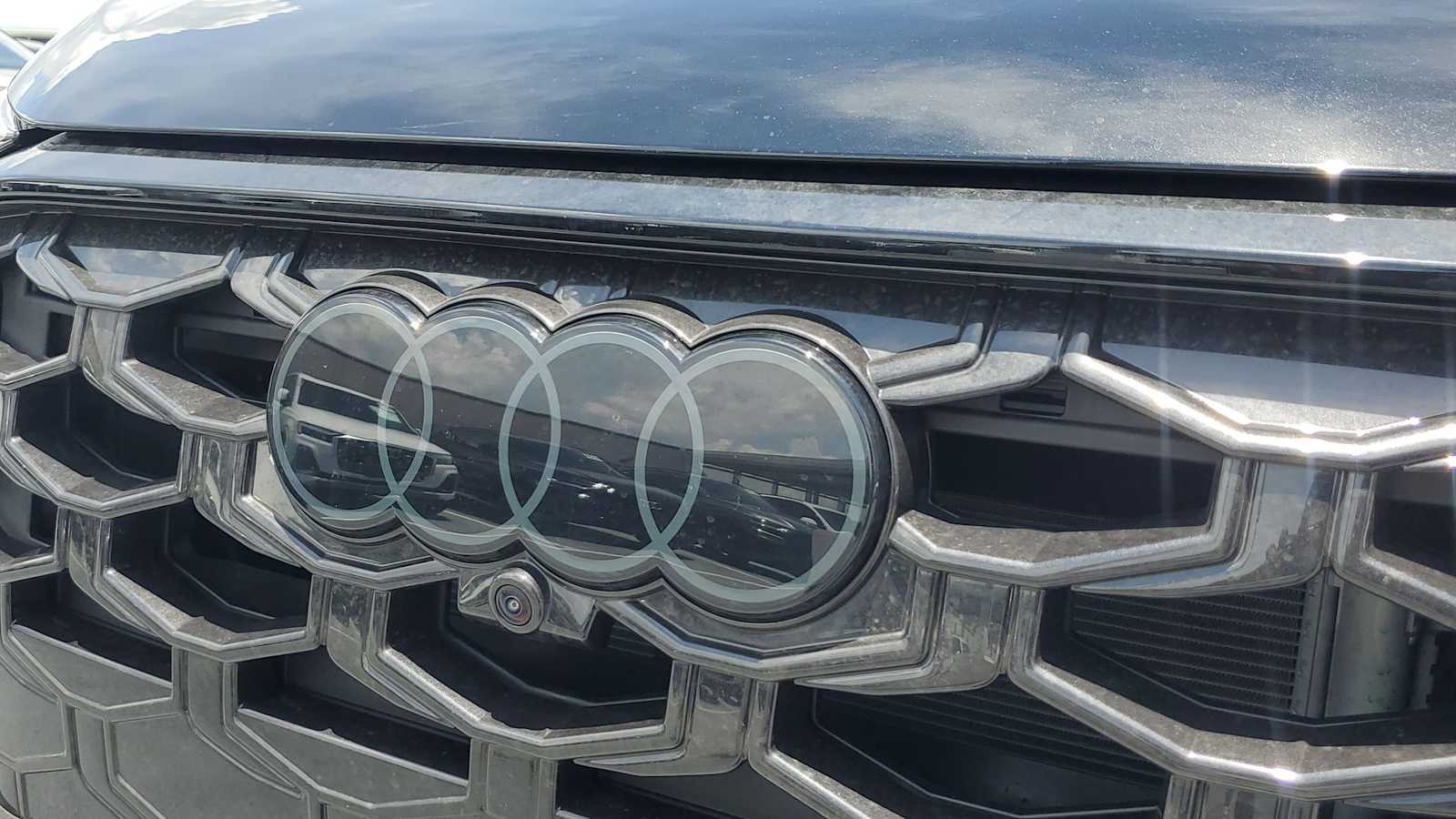 Thumbnail: 2026 Audi Q3 - 11