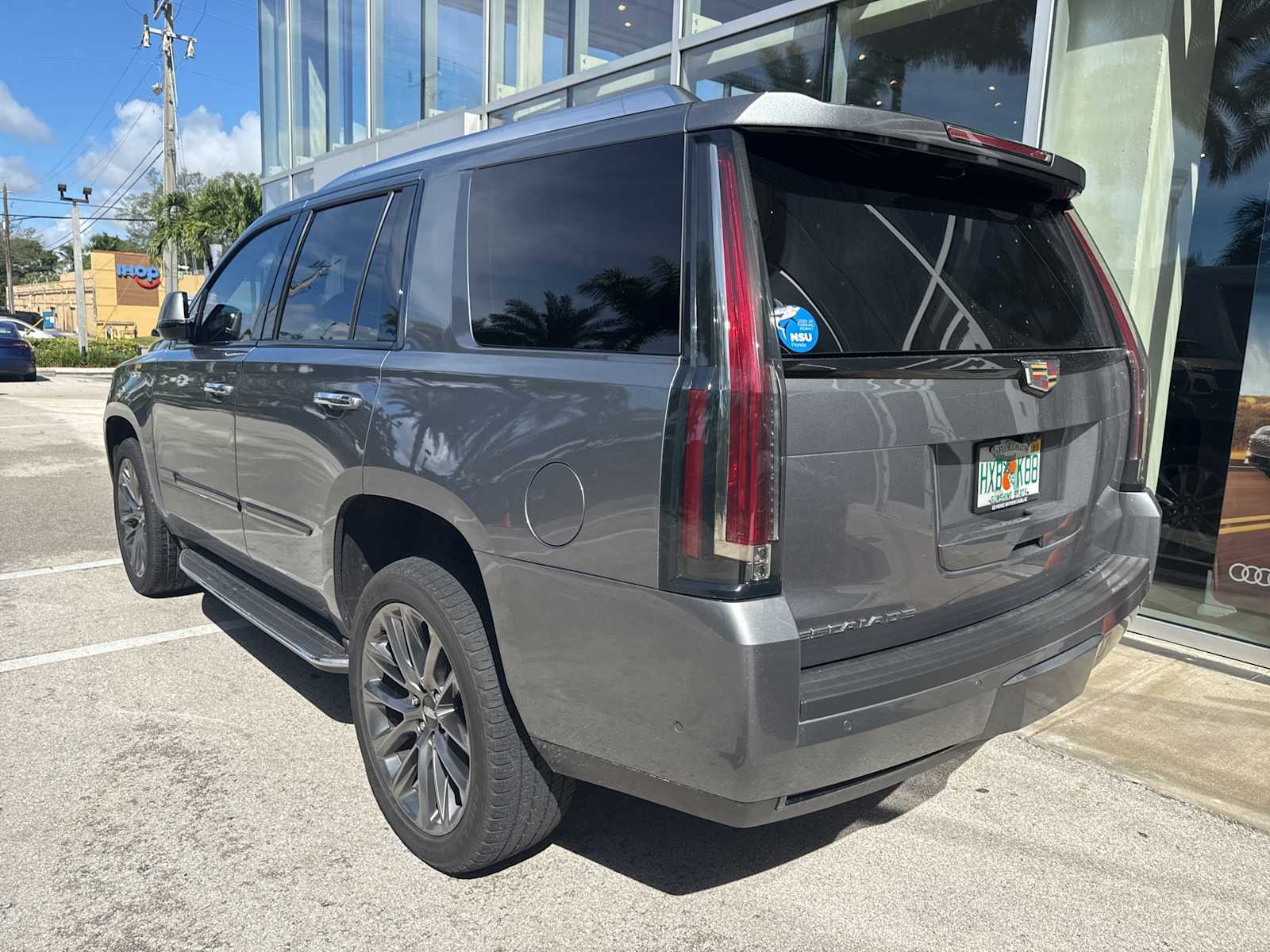 Thumbnail: 2020 Cadillac Escalade - 3