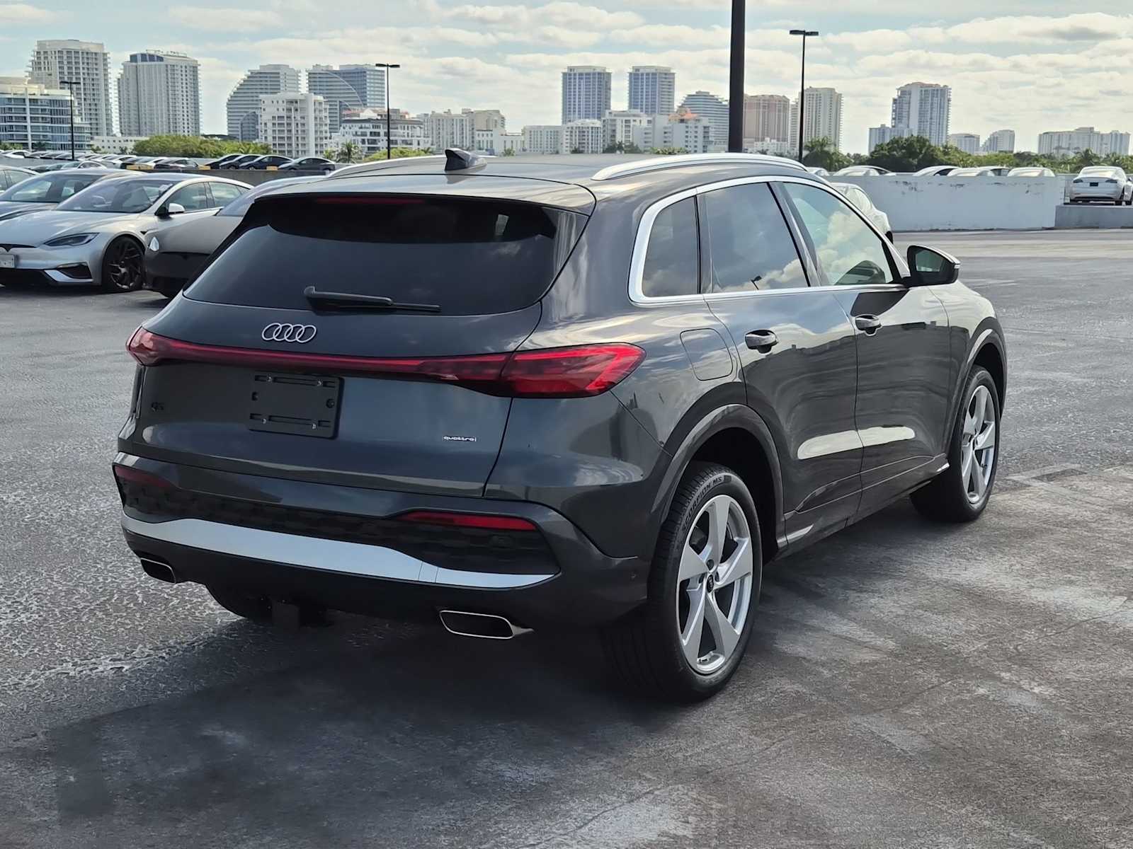 Thumbnail: 2025 Audi Q5 - 6