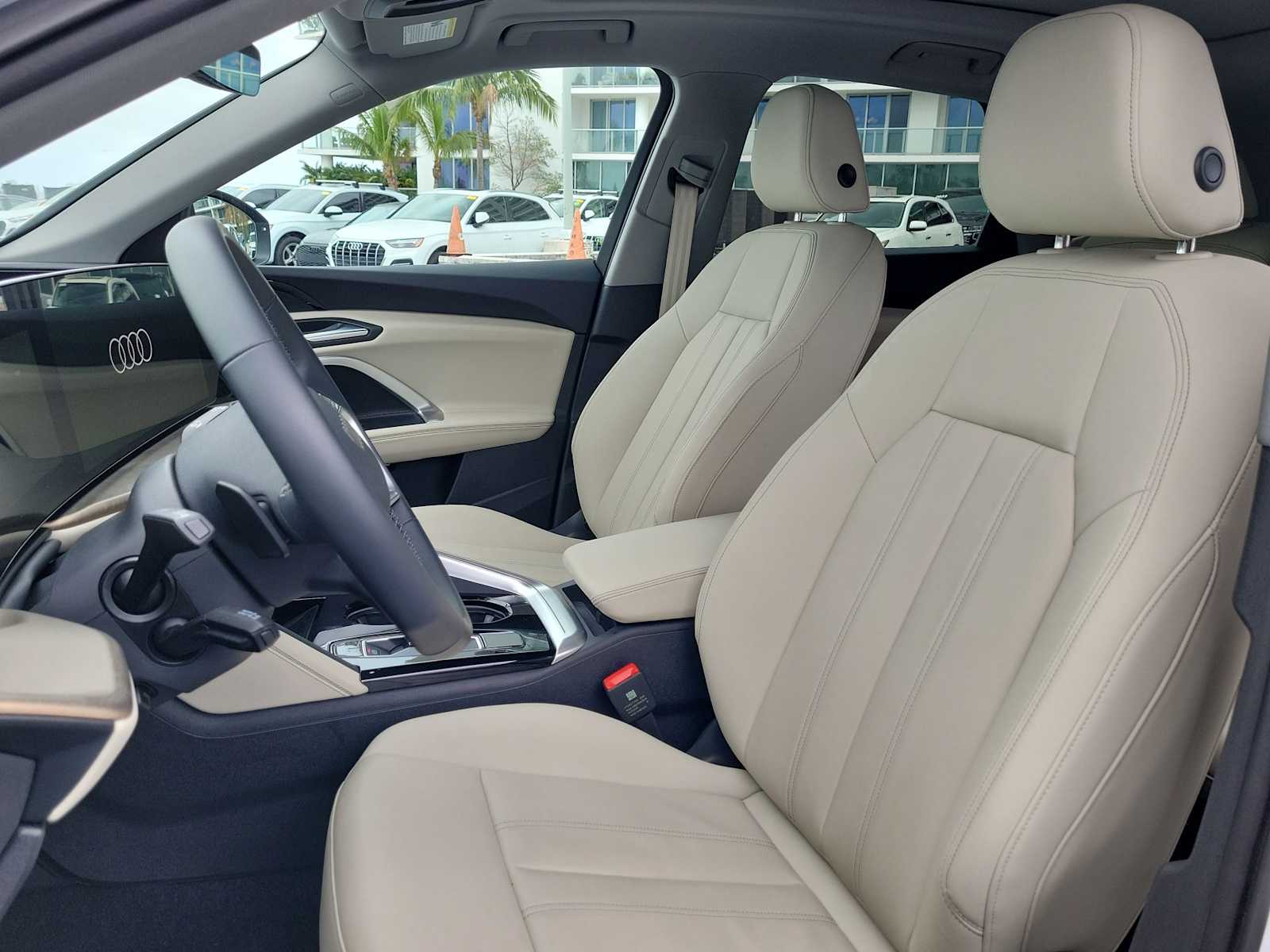 Thumbnail: 2025 Audi Q5 - 15