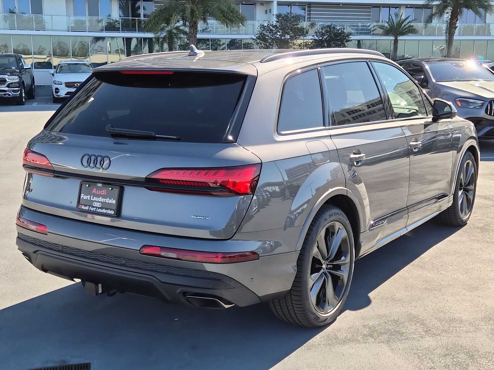 Thumbnail: 2026 Audi Q7 - 6