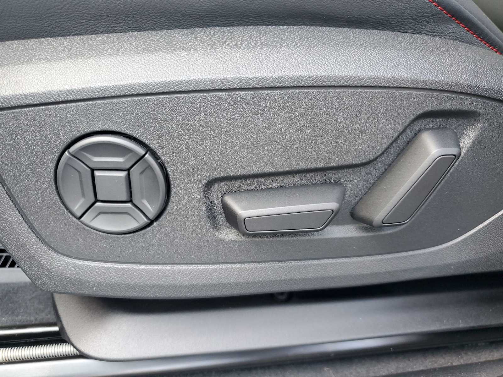 Thumbnail: 2025 Audi Q3 - 13