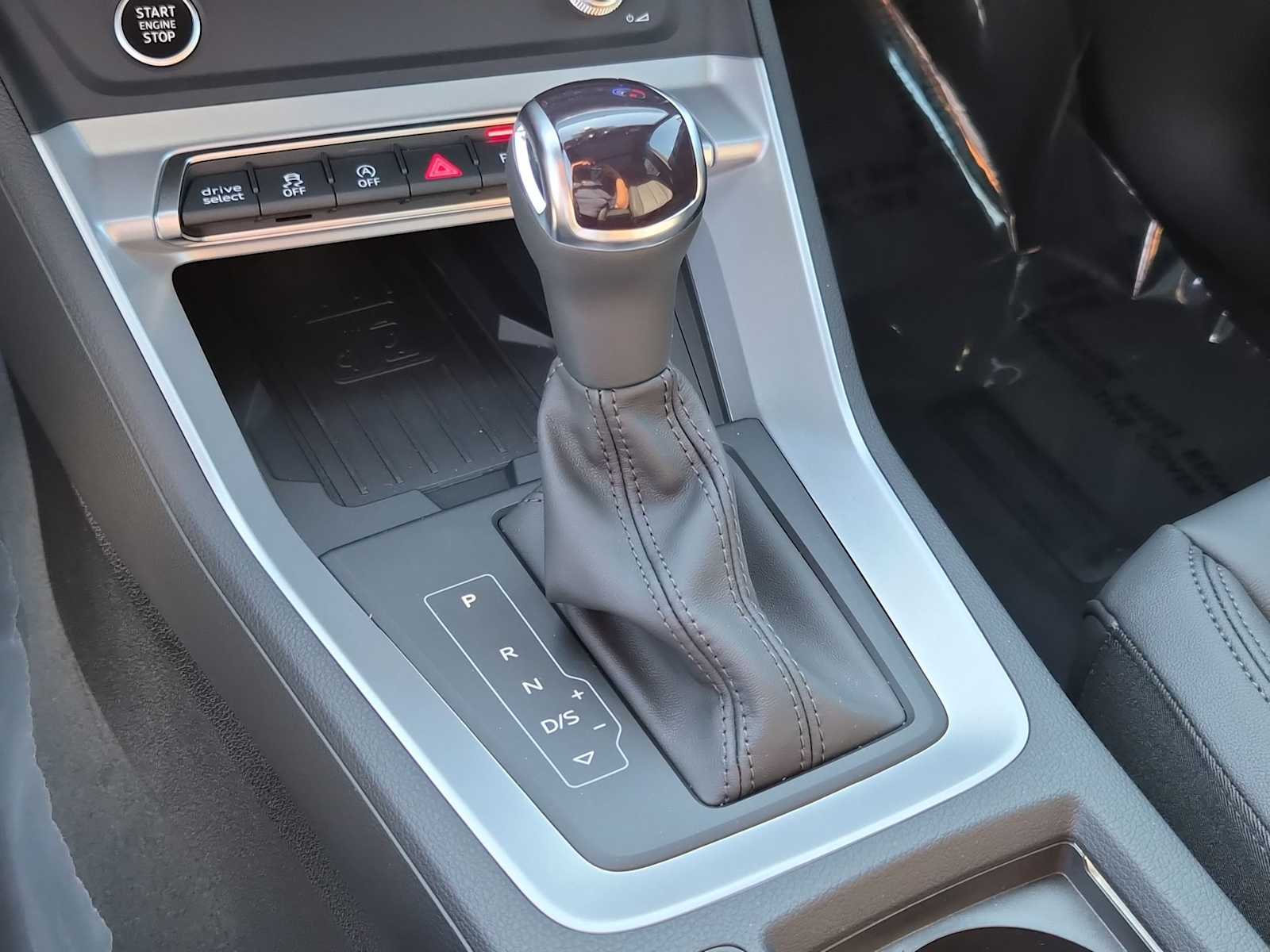 Thumbnail: 2025 Audi Q3 - 25