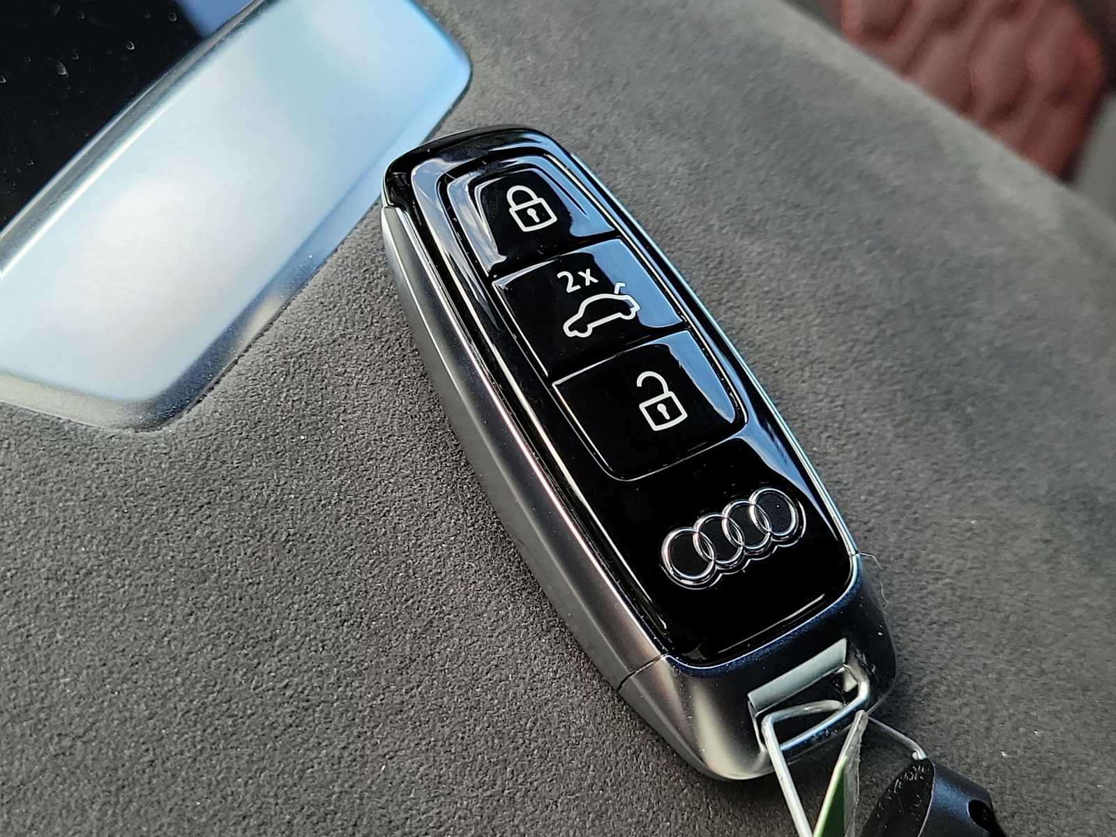 Thumbnail: 2025 Audi RS 7 - 20