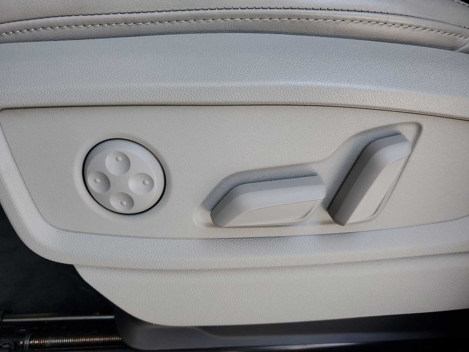 2022 Audi Q5 e Premium Plus 13