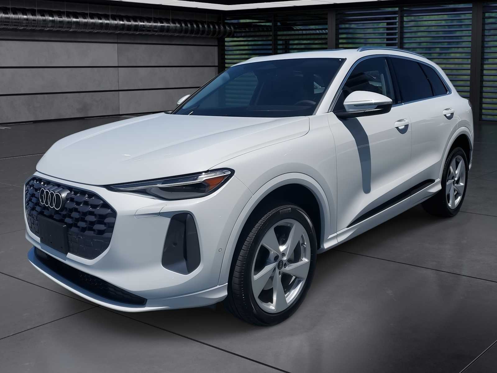 Thumbnail: 2025 Audi Q5 - 1