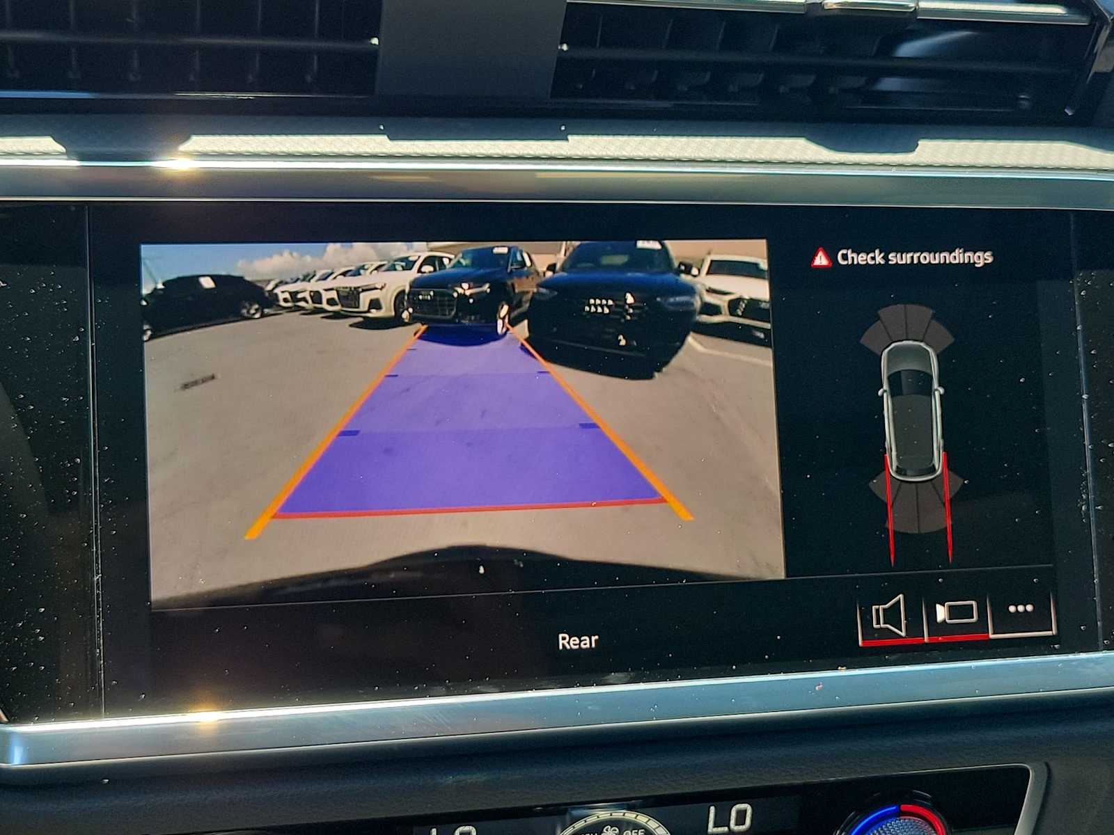 Thumbnail: 2025 Audi Q3 - 24