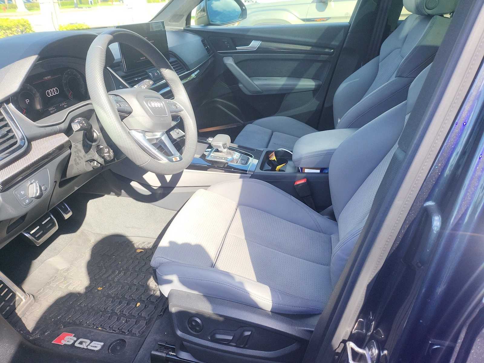 Thumbnail: 2025 Audi SQ5 - 3