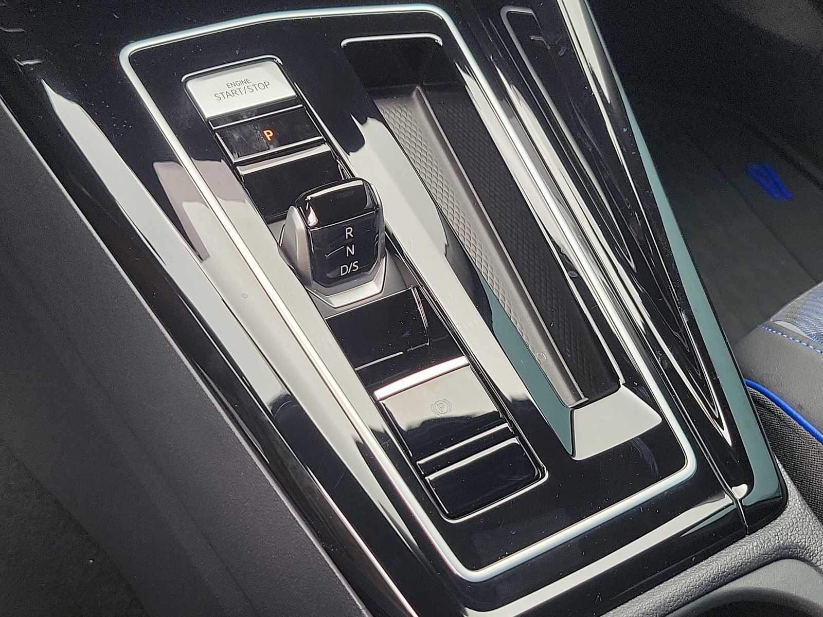 Thumbnail: 2025 Volkswagen Golf - 24