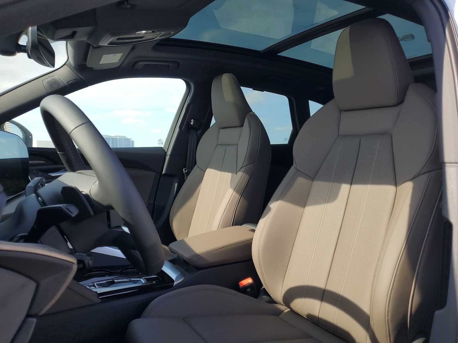 Thumbnail: 2025 Audi Q5 - 15