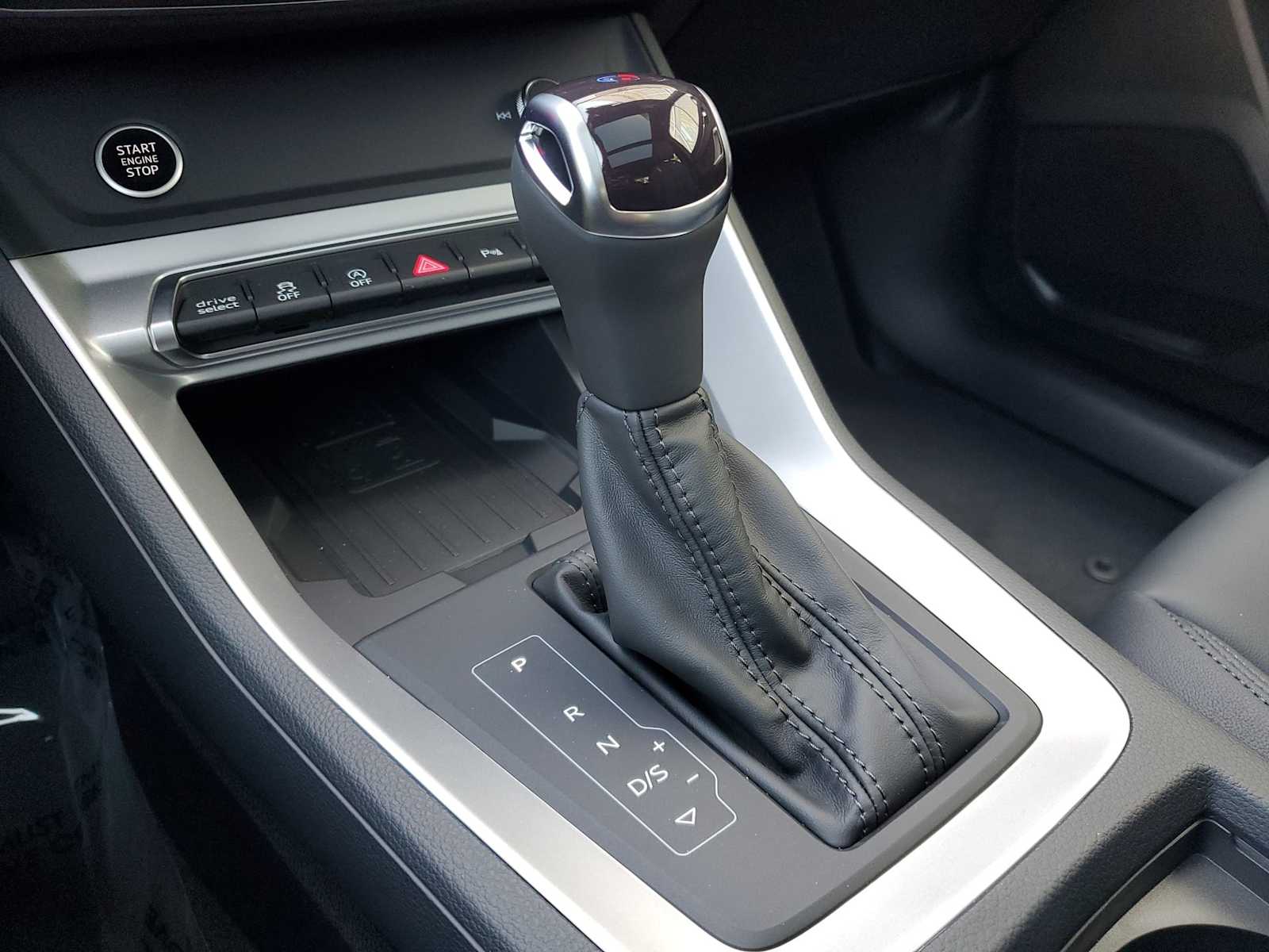 Thumbnail: 2025 Audi Q3 - 21