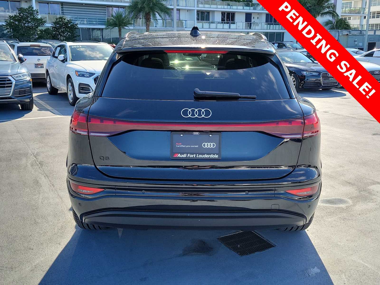 Thumbnail: 2025 Audi Q6 e-tron - 5