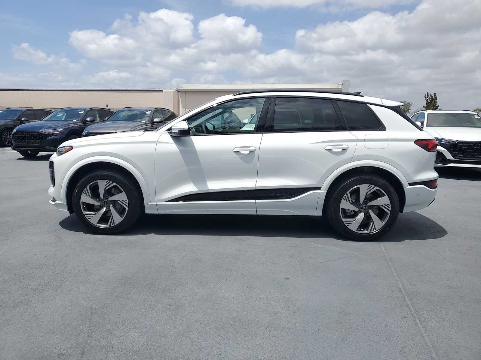 2025 Audi Q6 E-tron Premium Plus photo 3